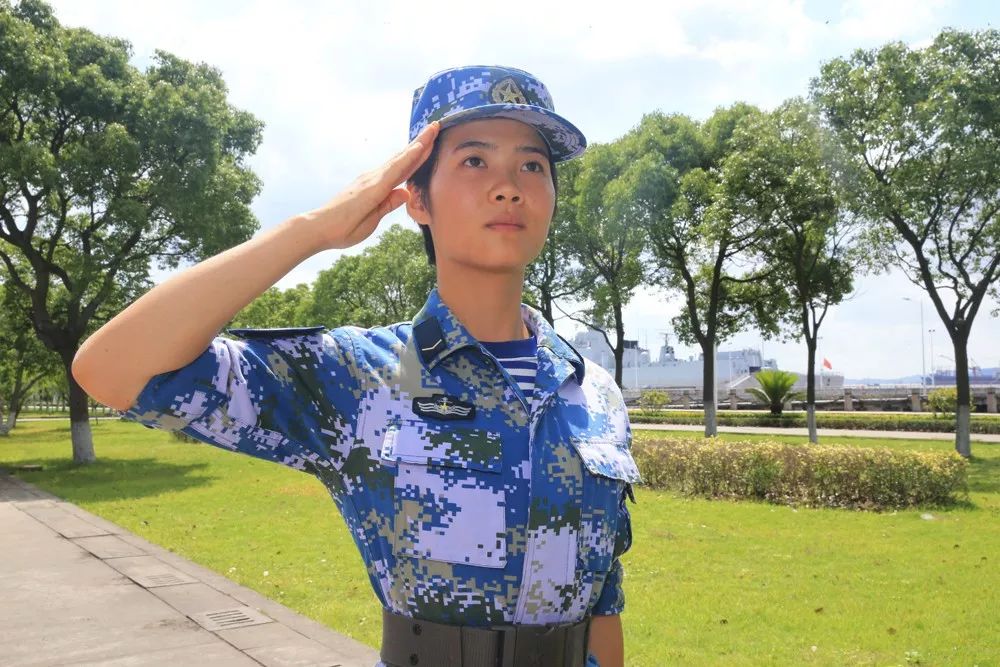 女兵徐小妍:在父亲眼里,我一直都是长不大的孩子但是今天我想告诉他他