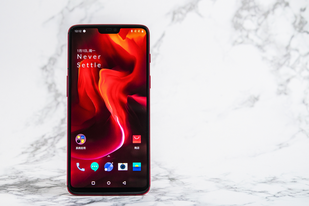 一加6琥珀红开箱:红妆旗舰依然十足科技范__财经头条