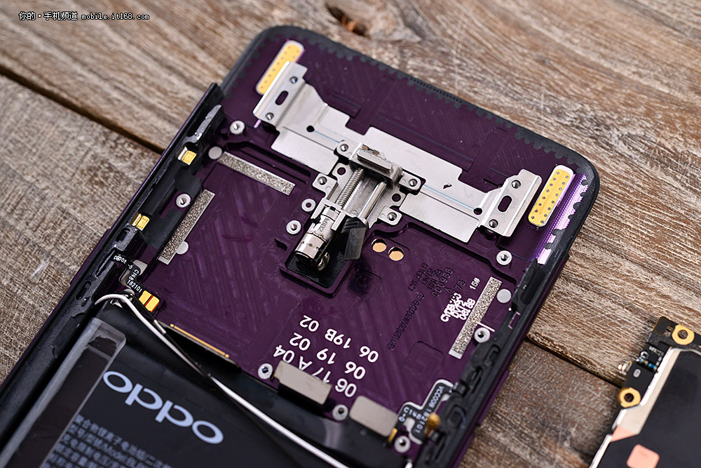 oppofindx拆机图解,oppoa32手机拆机图解 oppofindx拆解解构双轨潜望结构设计