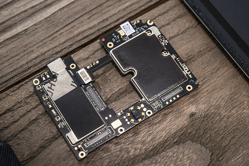 魅族16th深度拆解铜管散热双层中框