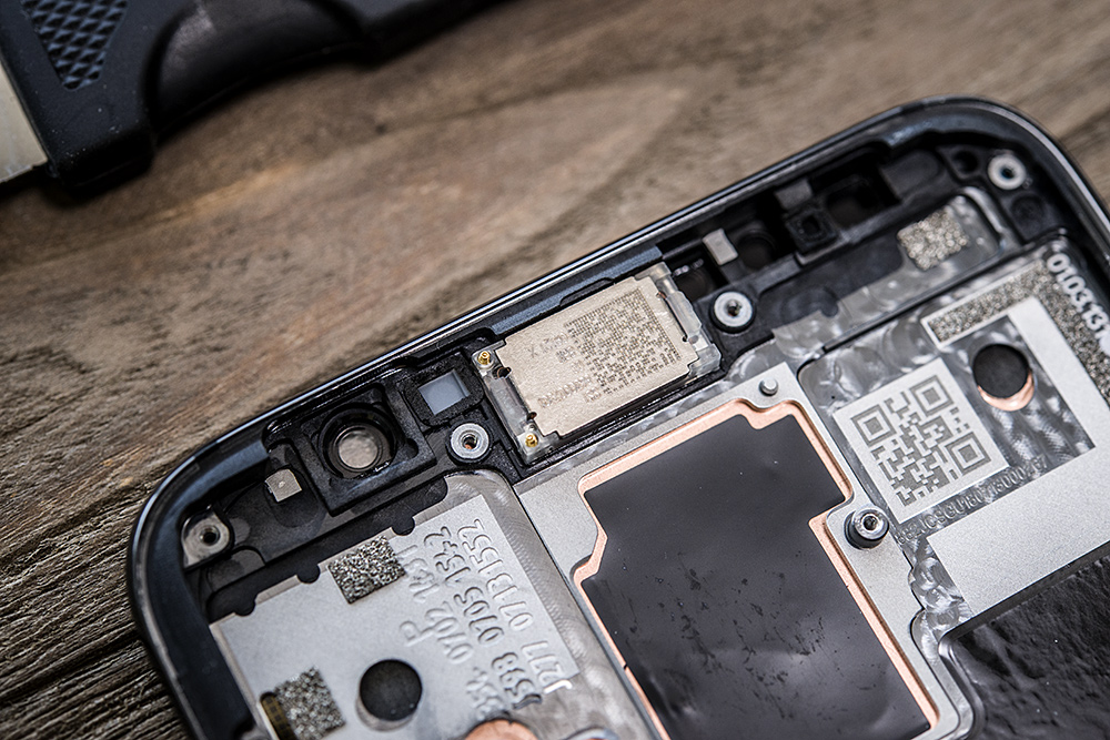 魅族16th深度拆解铜管散热双层中框