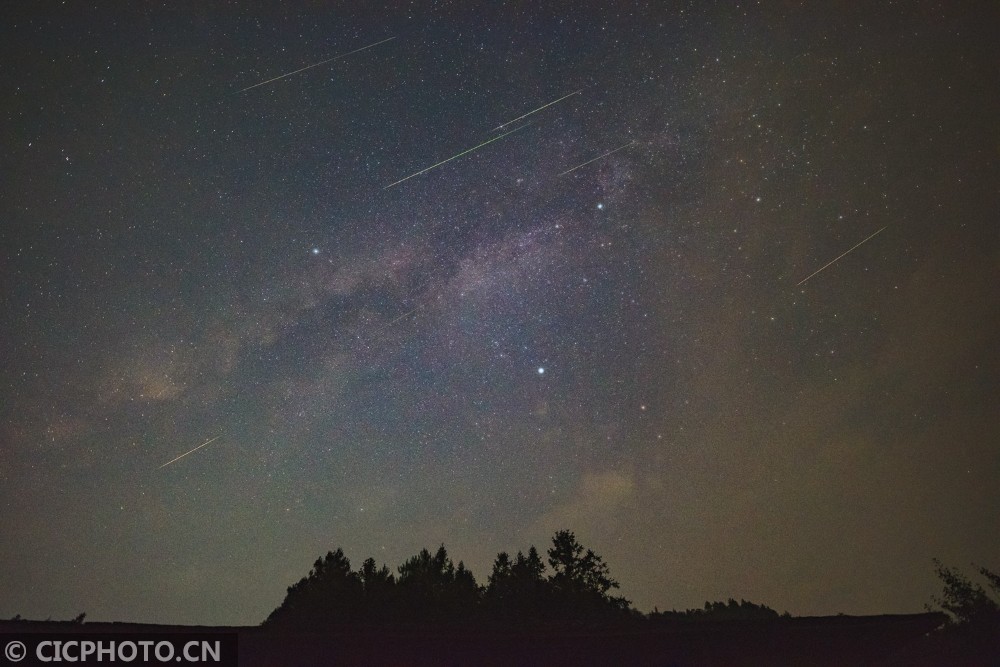 30张照片见证中国最美流星雨