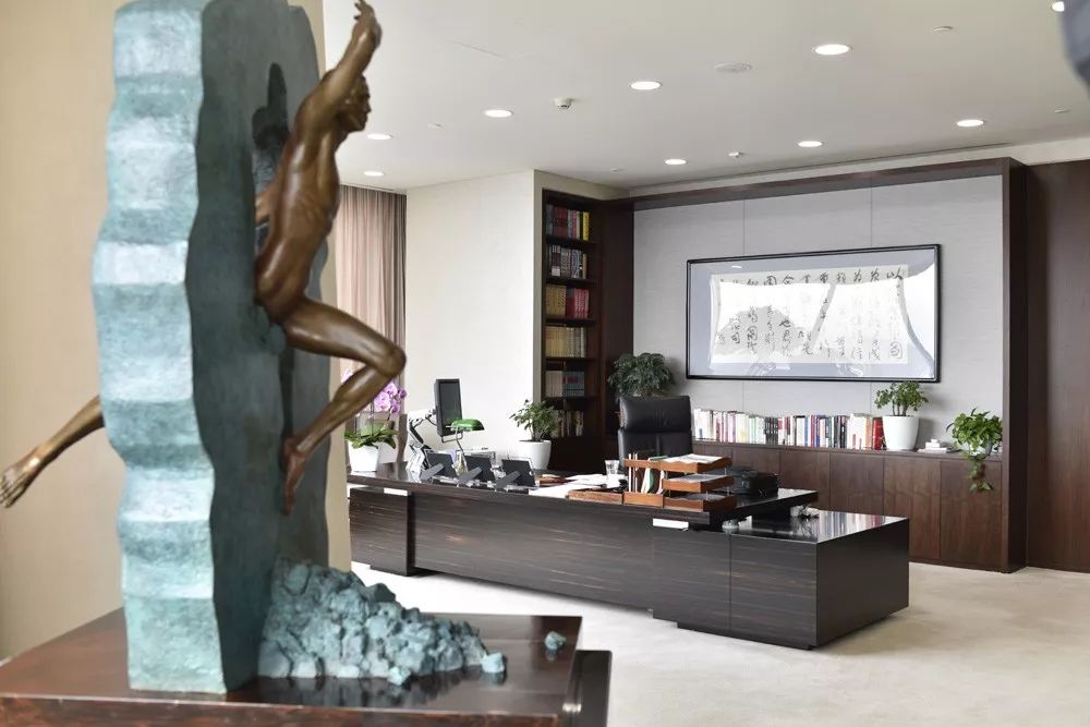 刘强东的发财树王健林的全家福和董明珠的奖杯大佬办公室独家大揭秘