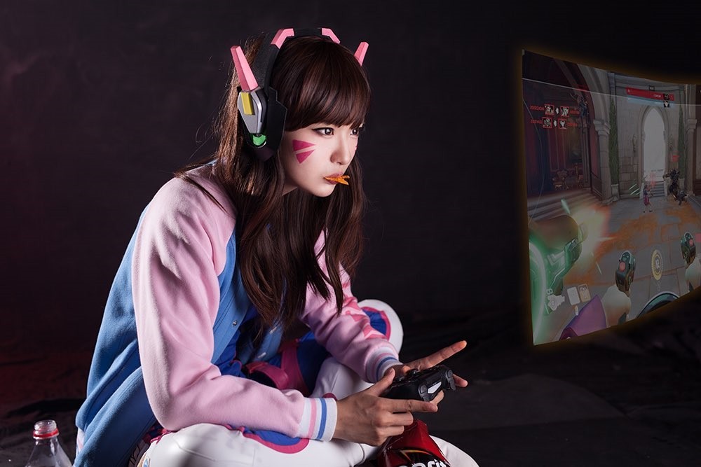 韩国妹子cos守望先锋dva美图娇俏可爱比心卖萌