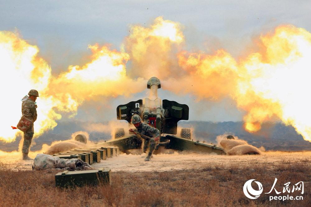 人民网新疆9月20日电  深秋时节,西北戈壁风雷激荡.