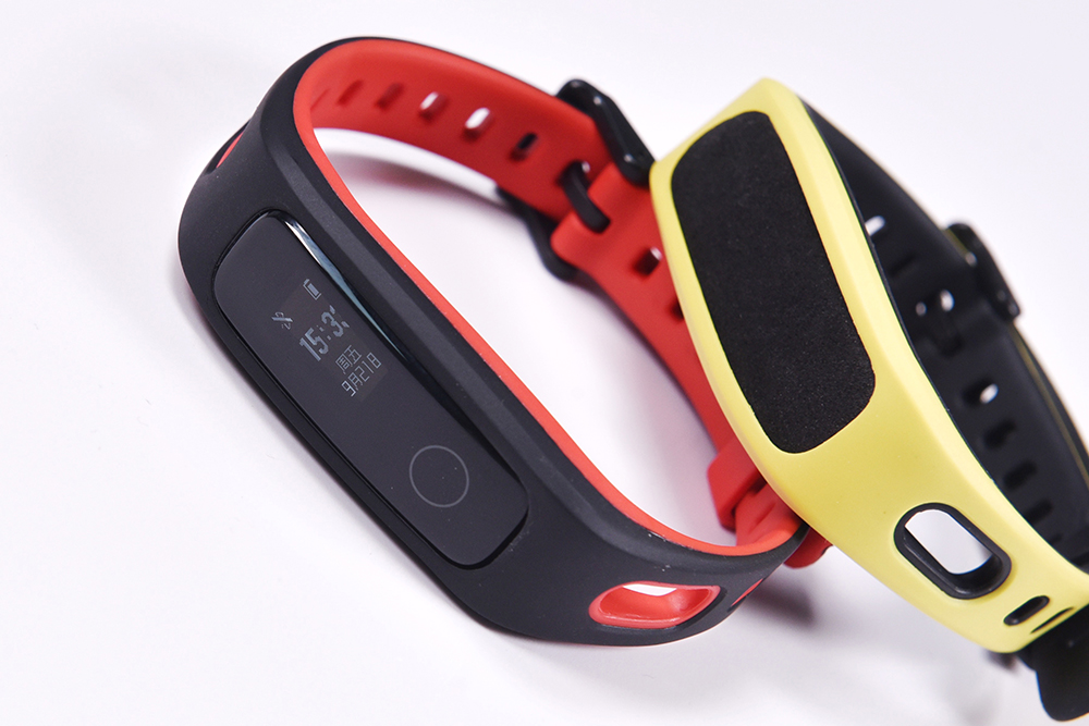 让跑姿更专业荣耀手环4running版开箱简介