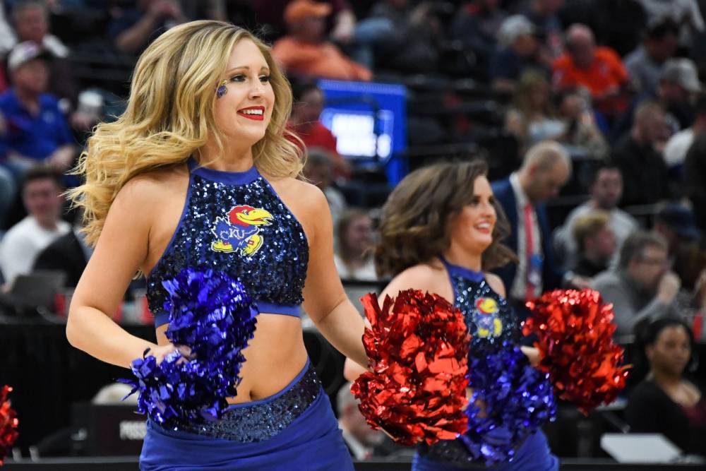 今日图集:青春洋溢的ncaa拉拉队