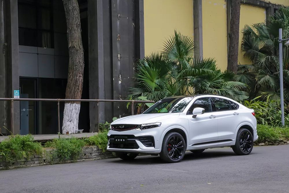 吉利新出的高颜值SUV，配置高大上用起来有什么槽点？