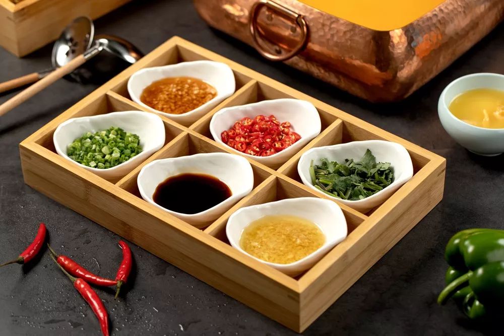 喝一口让你"重返18岁"的花胶鸡火锅来了,堪称美食界的sk-ii!