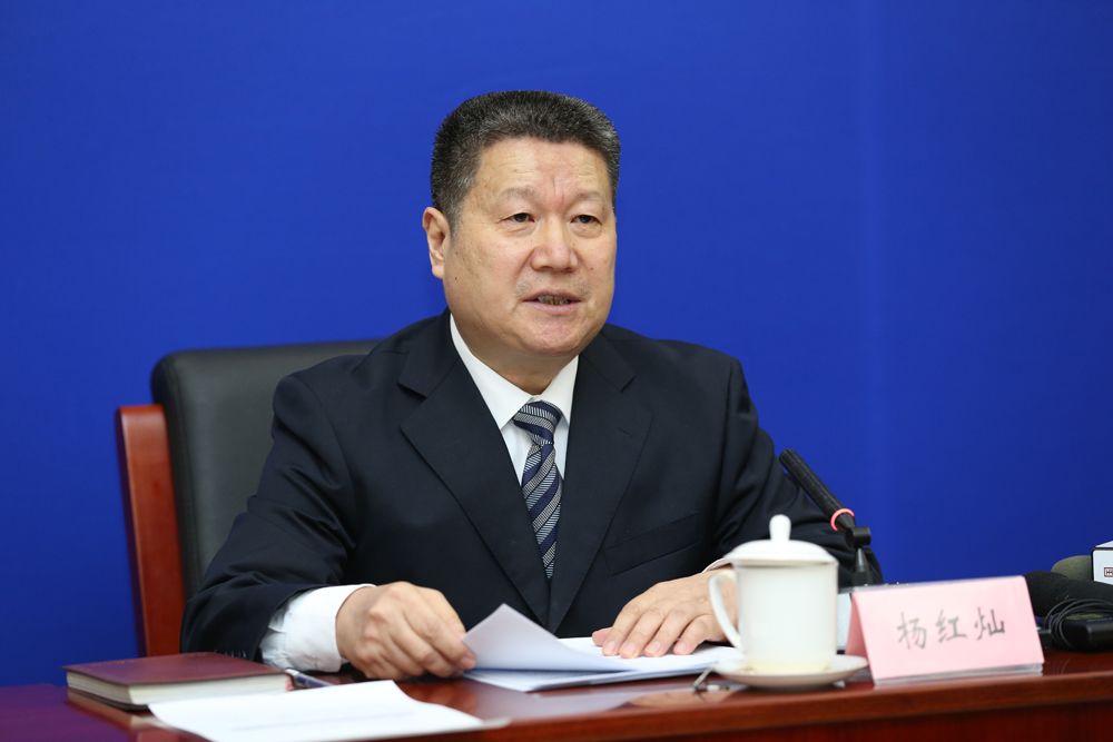 下面有请杨局长介绍一下这次行动的相关情况.