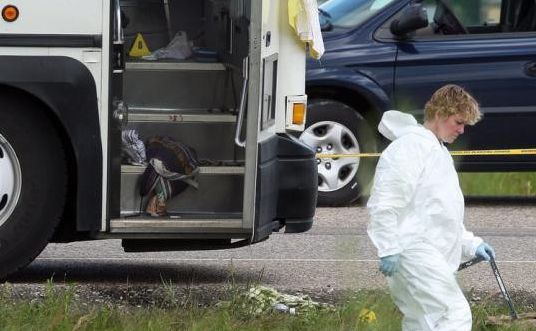 男子公交车上当众杀人食尸,警察看了4个小时不敢靠近.