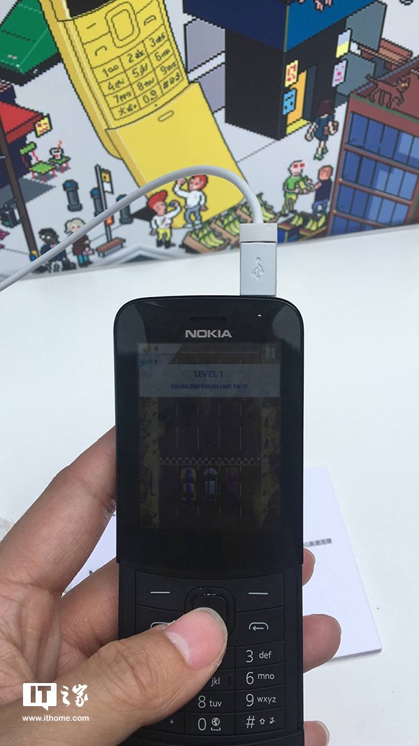 "香蕉机"诺基亚8110国行4g手机抢先上手