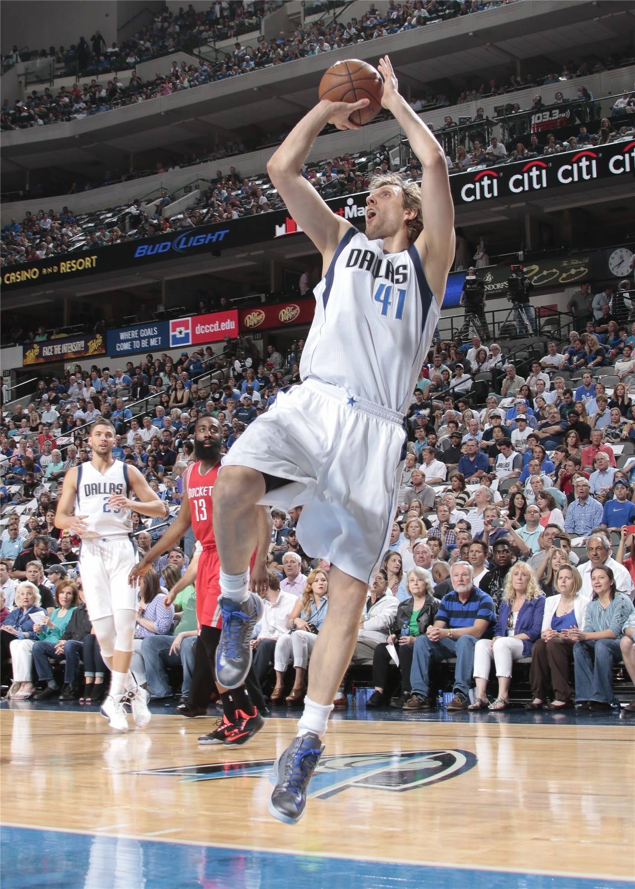 诺维茨基复出!21年忠诚达拉斯,他已是nba历史第一人