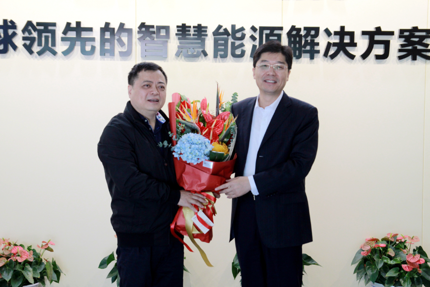首存300送300彩金|前海开源基金被拉横幅 投资产品业绩差遭投资人泄愤