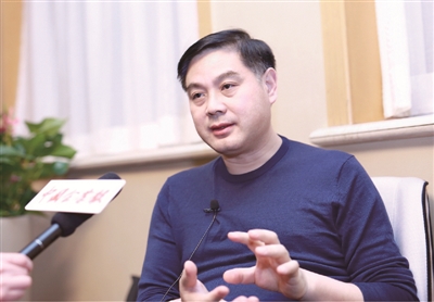 全国人大代表,宜昌市委副书记,市长张家胜在接受《中国企业报》记者