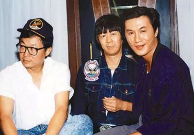 民乐师其实许冠英的家人几乎都是娱乐圈中的人被称为许氏四兄弟兄弟四