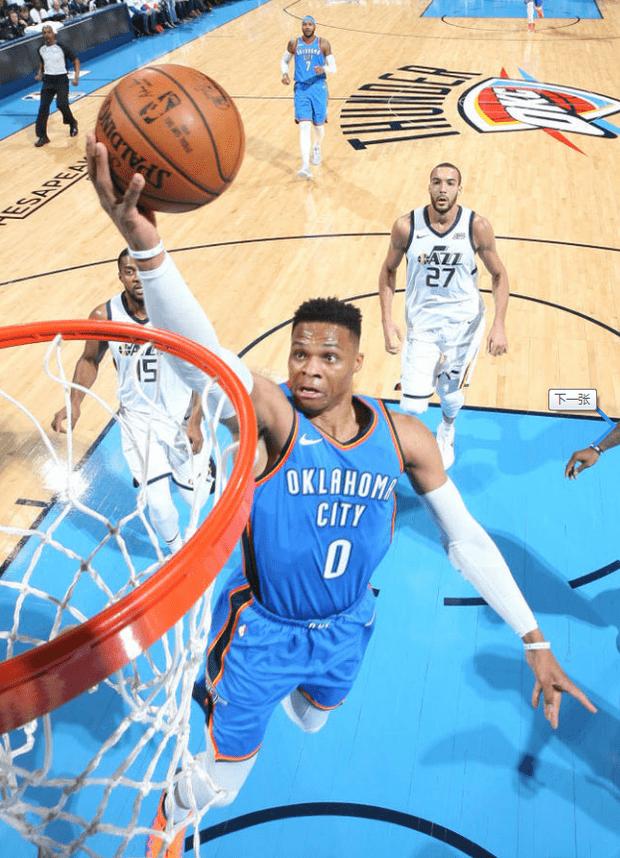 组图:雷霆逆转爵士 威少上篮米切尔持球进攻