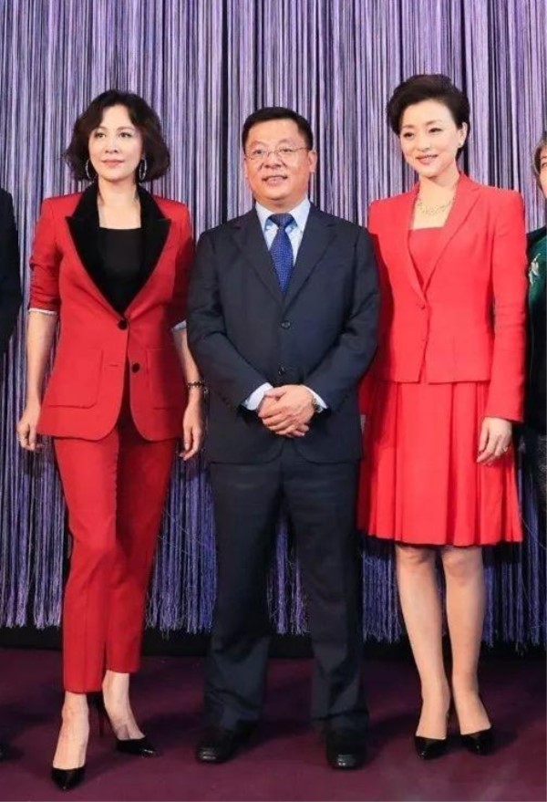 再有气场的明星在杨澜面前都很一般刘嘉玲就是例子