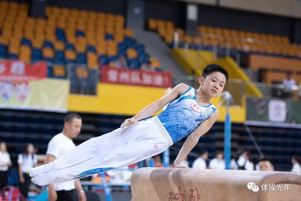 苏州队队长高子恒,共获得5金3银,问鼎奖牌榜首.