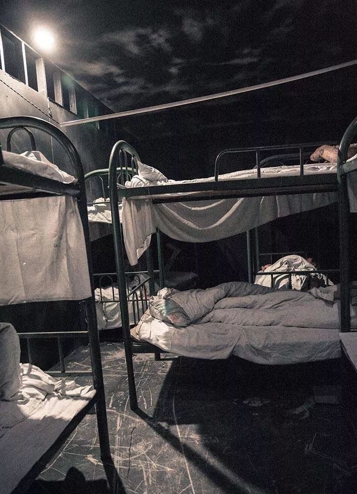 " 看起来是很有噱头,连鬼屋名字都叫釜山监狱.