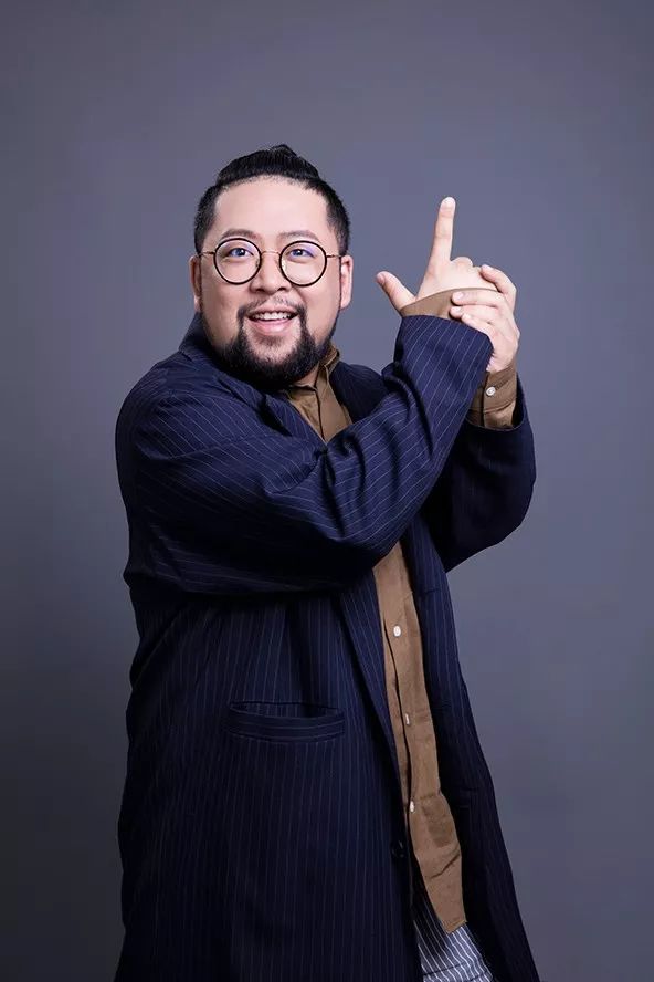 萌大叔修睿越演越来劲