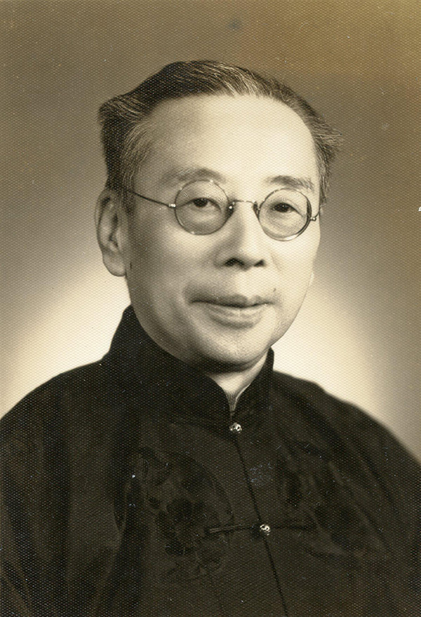 经营周耕记经租账房,在上海房产界排名前十之内,在北京路一带有三百多