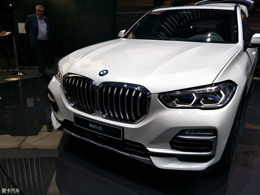2019日内瓦车展:宝马x5混动版车型亮相