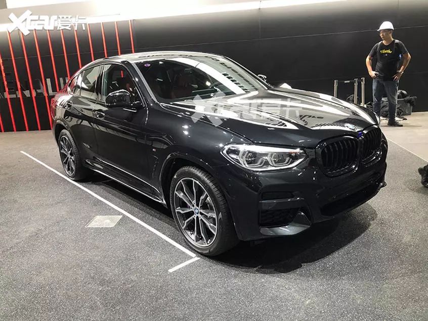 全黑设计,自带m套件,限量500台的宝马x4黑骑士版香吗?