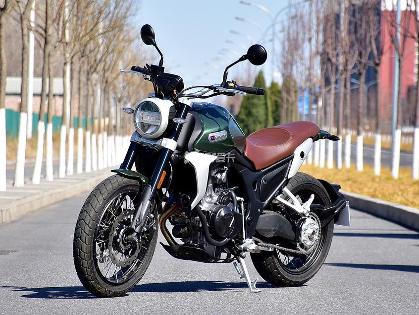 4万内可玩性极高的复古车 试驾凯越500f