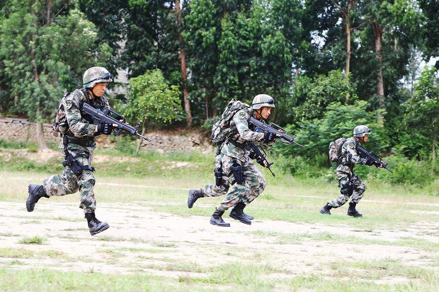 跃进占领射击位置