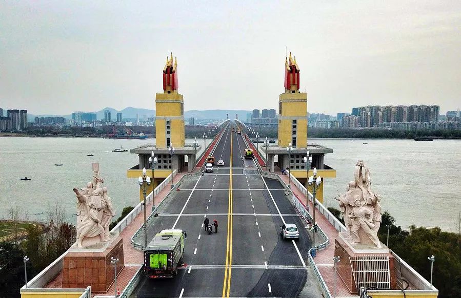 南京长江大桥多长 新浪网