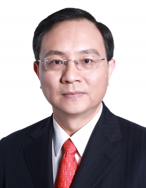 坚持以中小股东为中心的理念