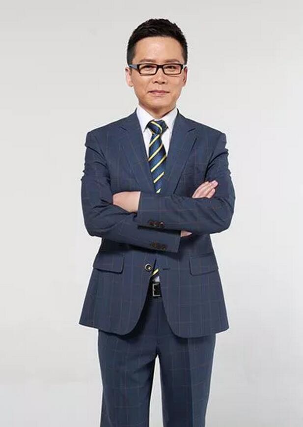 走近央视主持人李晓东勇于挑战02超越自我02热衷公益