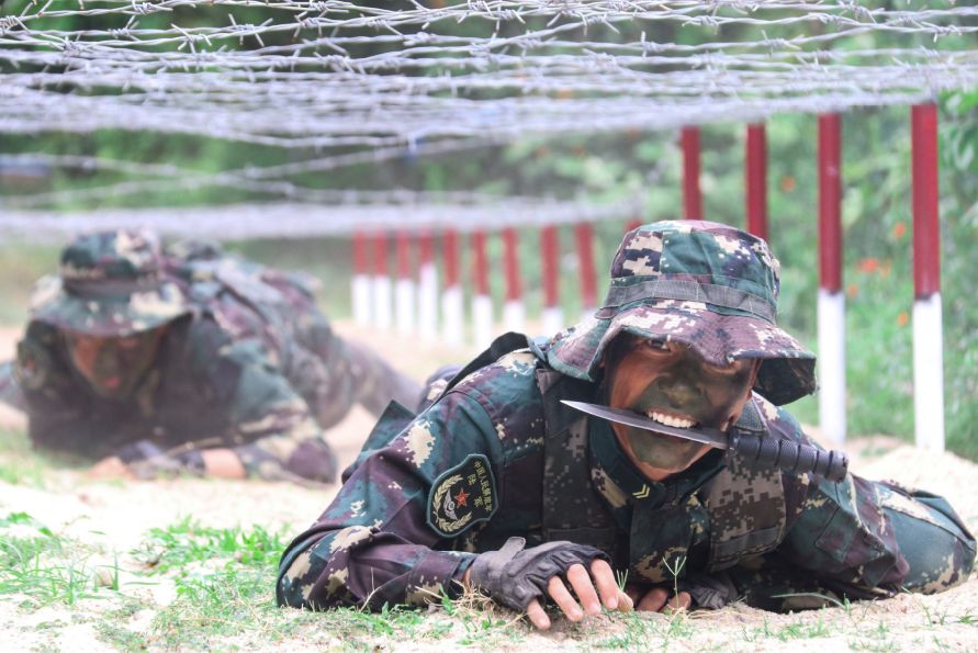 匕首狙击枪侦察兵风采微信编辑器 构思编辑器飞檐走壁水中格斗克敌