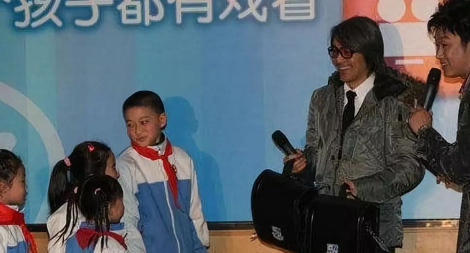 周星驰身患孤独绝症:我让全世界笑过,但是岁月没有绕过我