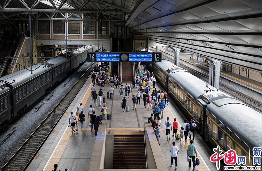 永远的东方红60岁北京站从新出发