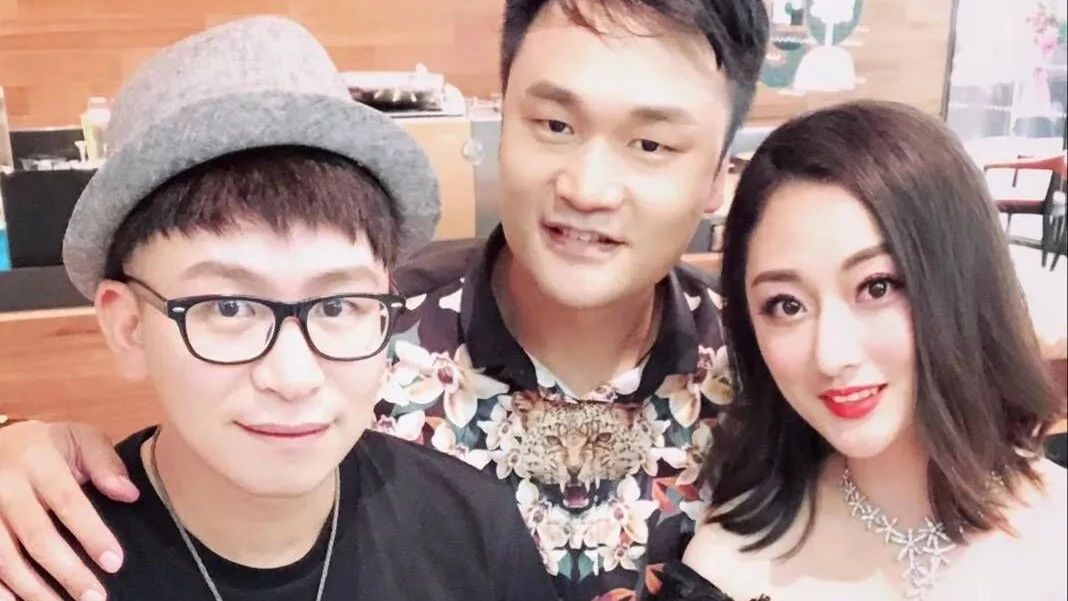 莉香笑了!马老师连乐队都搬来了!这场面,简直不要太嗨!