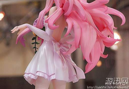 《零之使魔》露易丝婚纱手办 婚纱可脱,对a不要