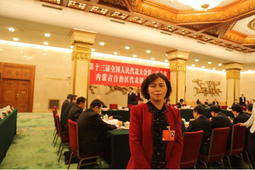 这位女性人大代表专门研究“新材料”|新材料|冯艳丽|人大代表_新浪军事_新浪网