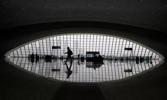 重庆西站停车收费调整:小型车2元\/半小时