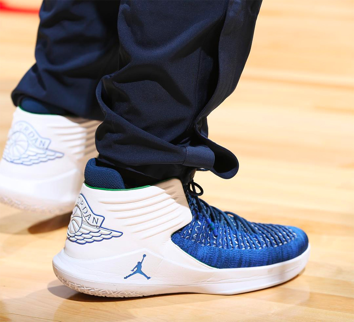 独特的后跟设计这双airjordan32你一定是第一次见