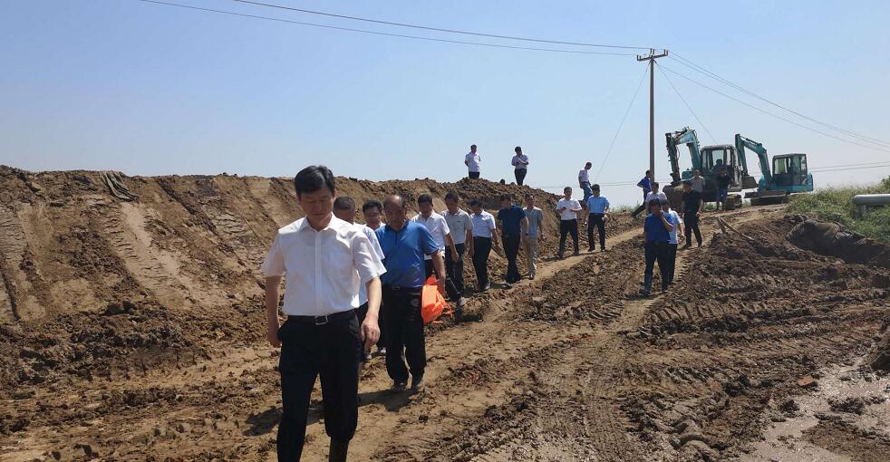 寿光市委书记朱兰玺到侯镇营里镇羊口镇查看现场情况
