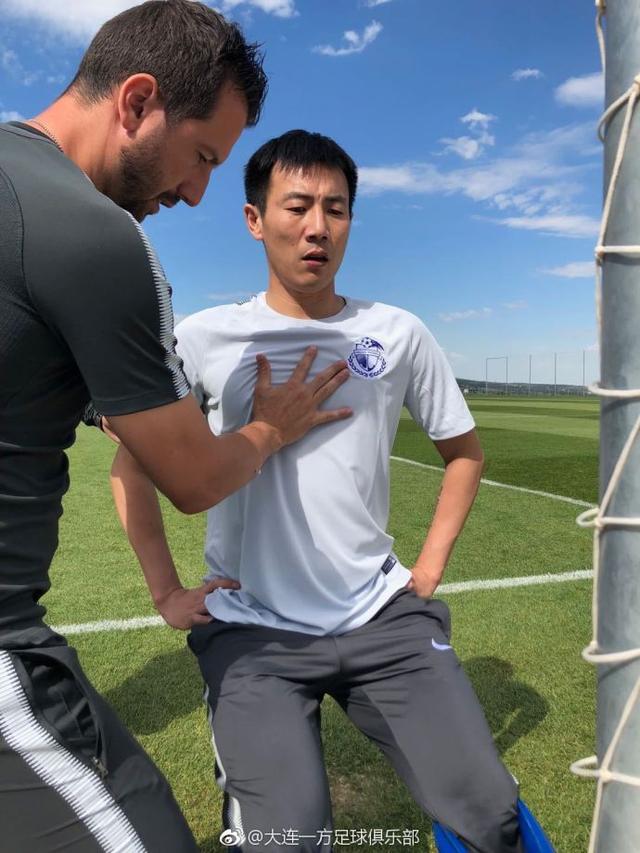 秦升飞抵西班牙就参加一方合练 感谢申花:永远是上海代表