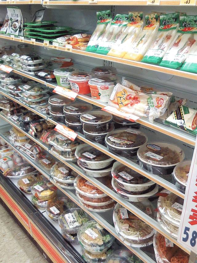 加班至深夜两点,我总会去趟711 | 推荐