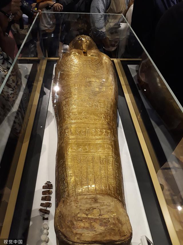 埃及流失文物"牧师纳吉姆-安赫金棺"回归后首次展出