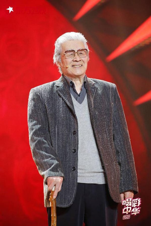 92岁蓝天野竟有90年戏龄还为90后演员喝彩