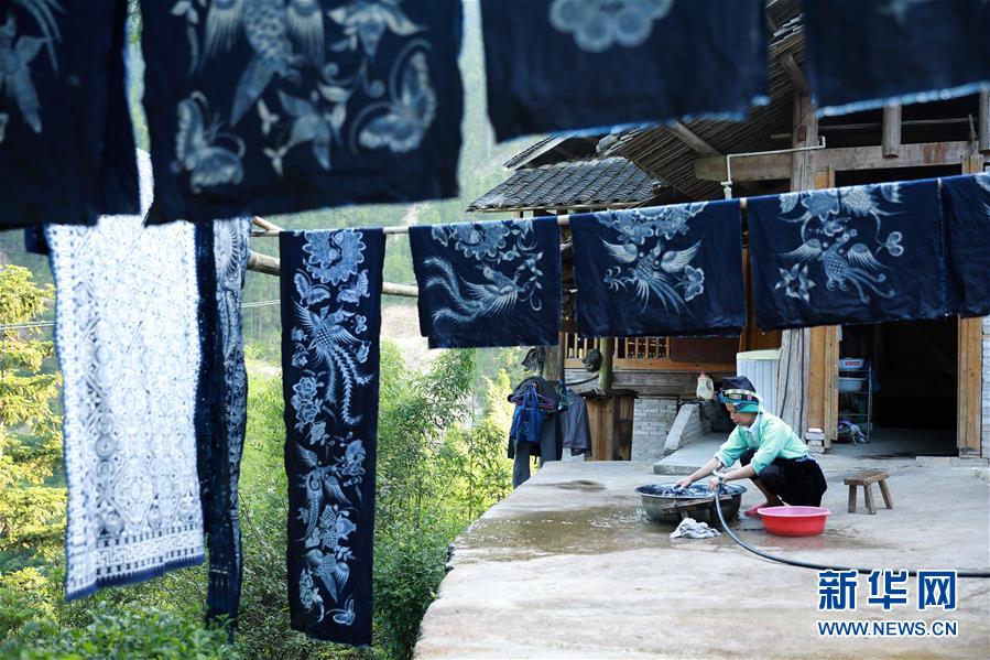 基加苗寨:非遗手工成就美好生活|苗寨|黄晓海|蜡染_新浪新闻