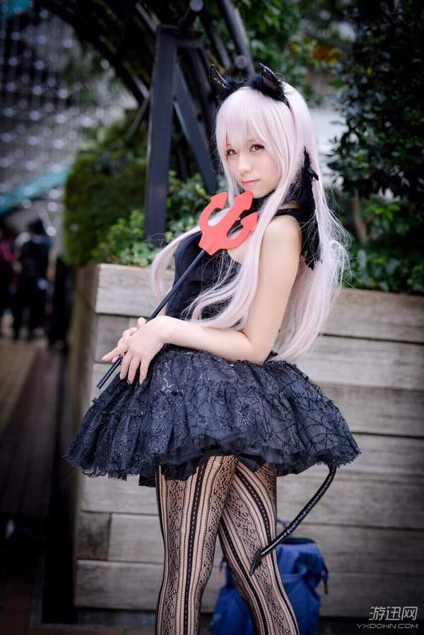 日本小姐姐神还原《京紫》cos 还有黑丝美腿,细腰