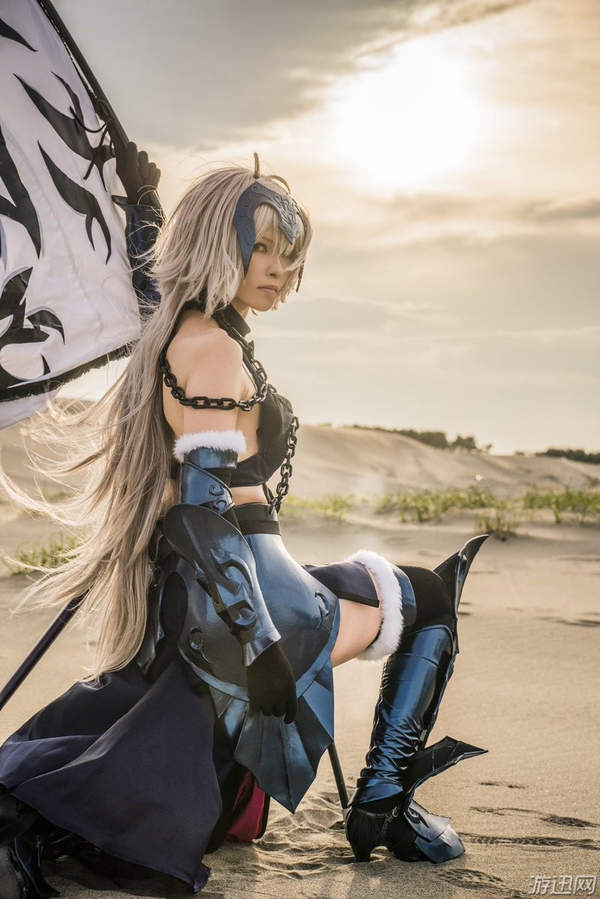 11区小姐姐cosfate黑贞德眼神冰冷杀气十足