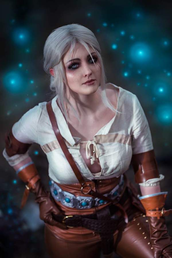 意大利妹纸cos尼尔2b小姐姐美臀美背福利无双